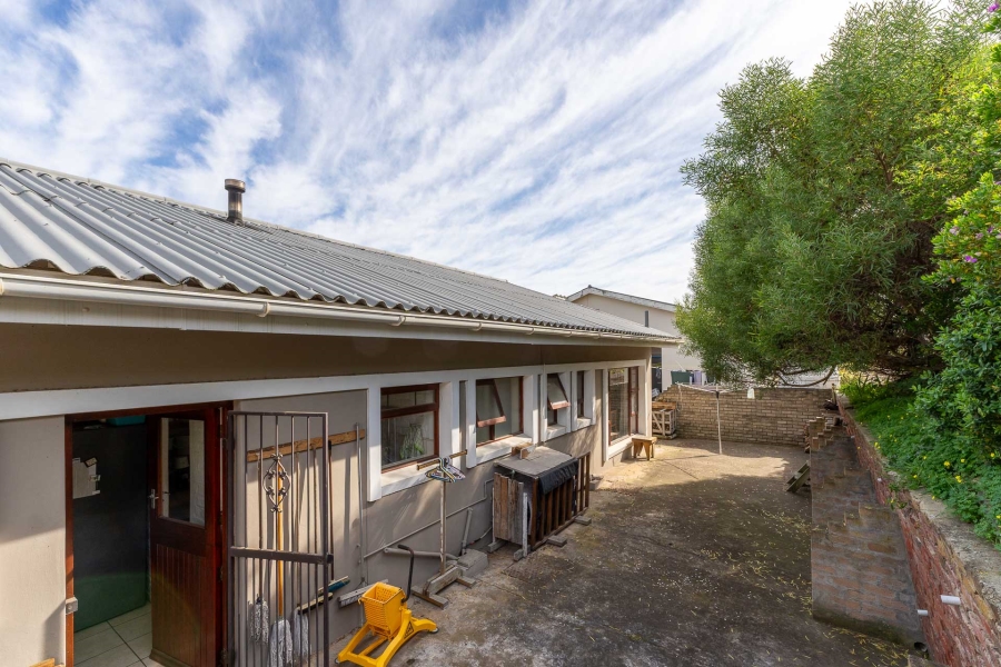 4 Bedroom Property for Sale in Stilbaai Oos Western Cape